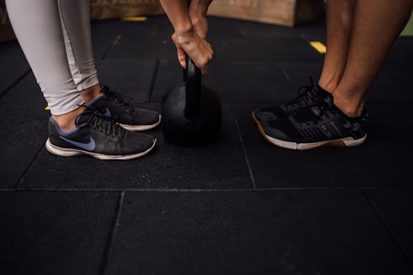 Gym Shoe Guide: Lifting Shoes vs Cross-Trainers vs Minimalist