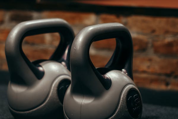 Kettlebell Buying Guide: Cast Iron vs Competition vs Adjustable