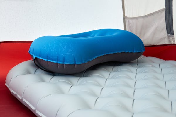 Sleeping Pad Buyer's Guide: R-Value, Foam vs Inflatable vs Hybrid